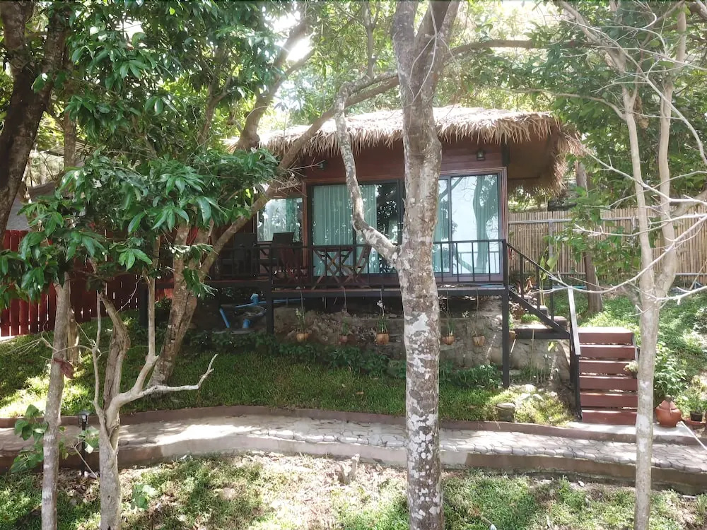 Decho Beach Resort