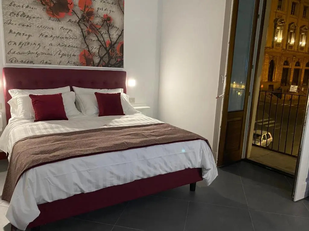 Double Suite (full double bed)