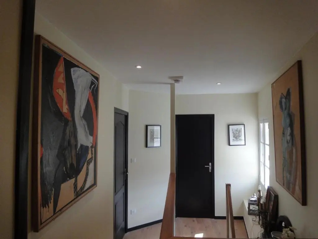 Voir la photo 4 — La Villa du 15 - Chambres indépendantes & autonomes du restaurant La Maison - climatisation et piscine chauffée