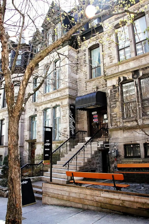 Ambrose House & Café | Petit Hôtel au calme avec charme | Mille Carré Doré - Centre Ville de Montréal by null