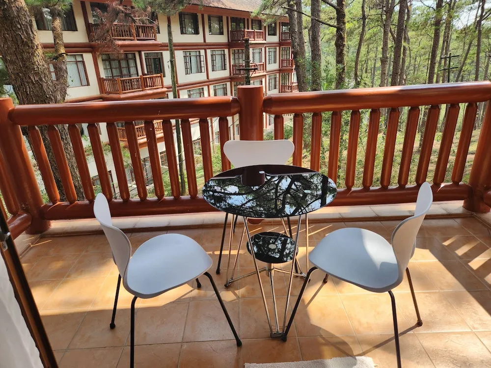 Camp john hay forest lodge