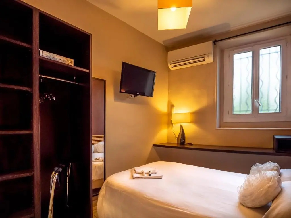 Hotel Altera Roma ( before Avignon Hôtel Monclar ) - Chambres