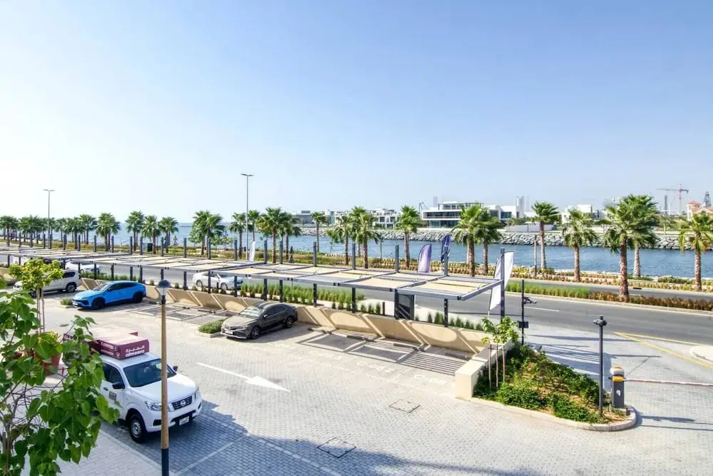 Sea View 2BR in Port de La Mer