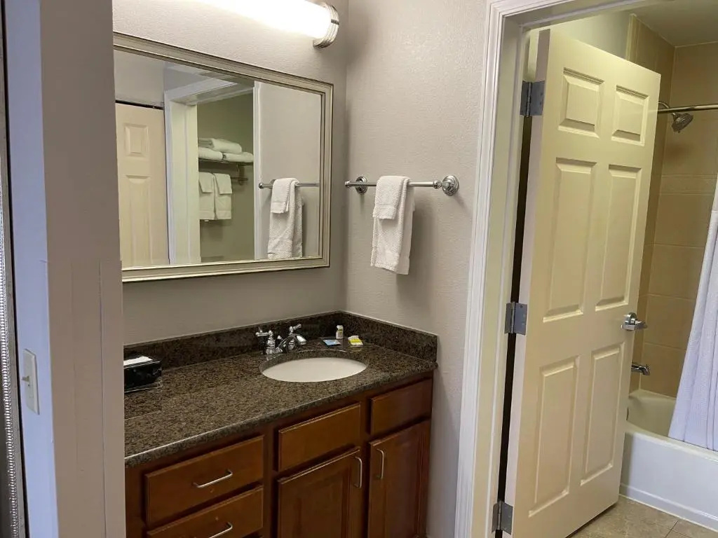 Staybridge Suites Milwaukee West-Oconomowoc by IHG - Chambres