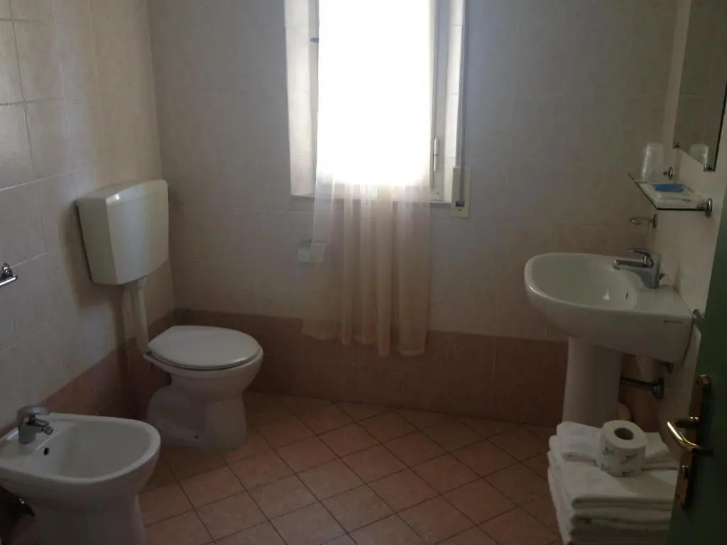 Standard Double room with partial sea view (full double bed)