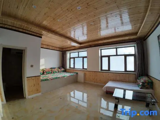 Standard Quintuple Family room