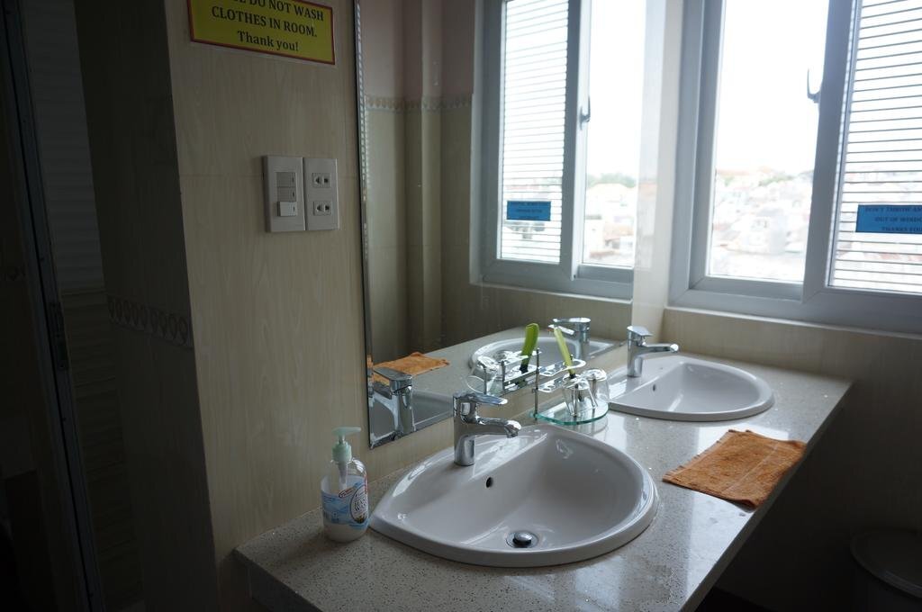 Sleep in Dalat Hostel by null