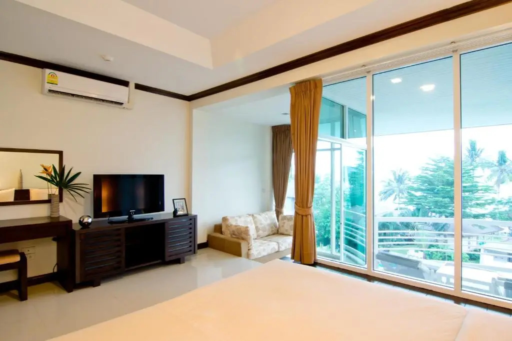 Deluxe Double room with sea view (full double bed)