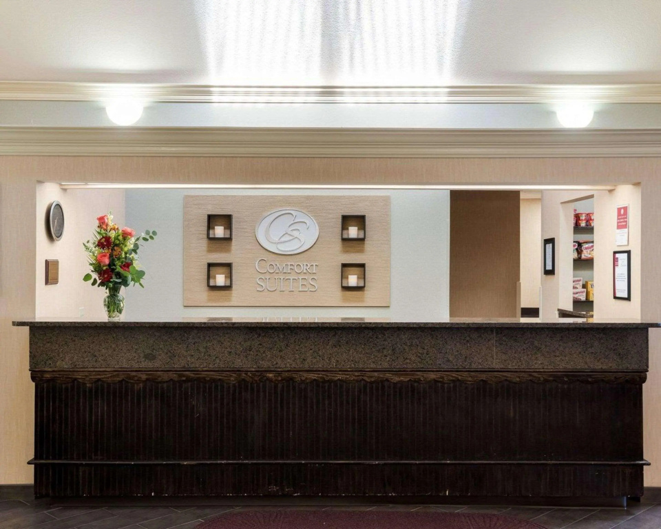 Lobby & Reception