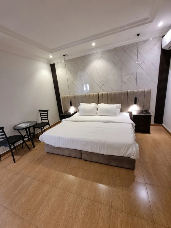 Economy room