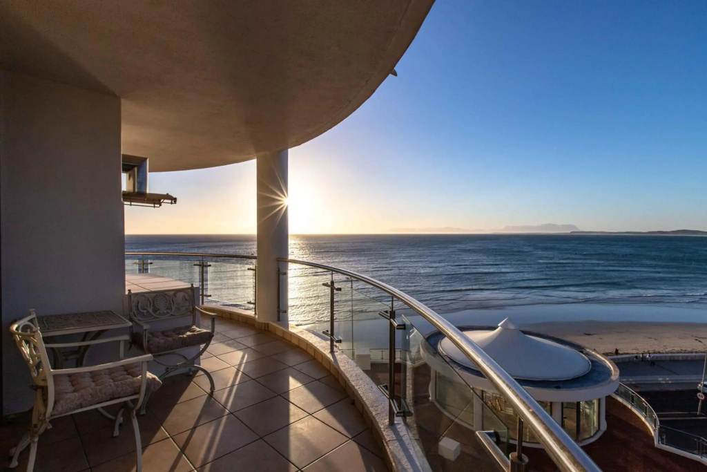 Hibernian Towers 807, Beach Road, Strand