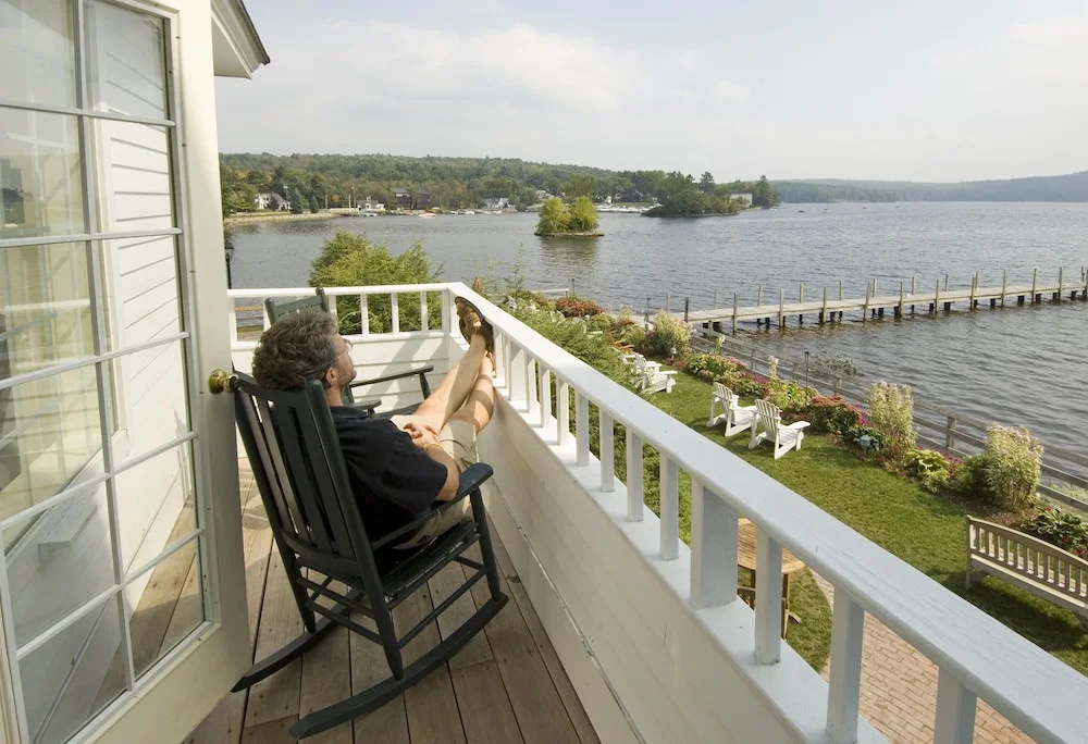 Standard Double room with balcony and with lake view (full double bed)