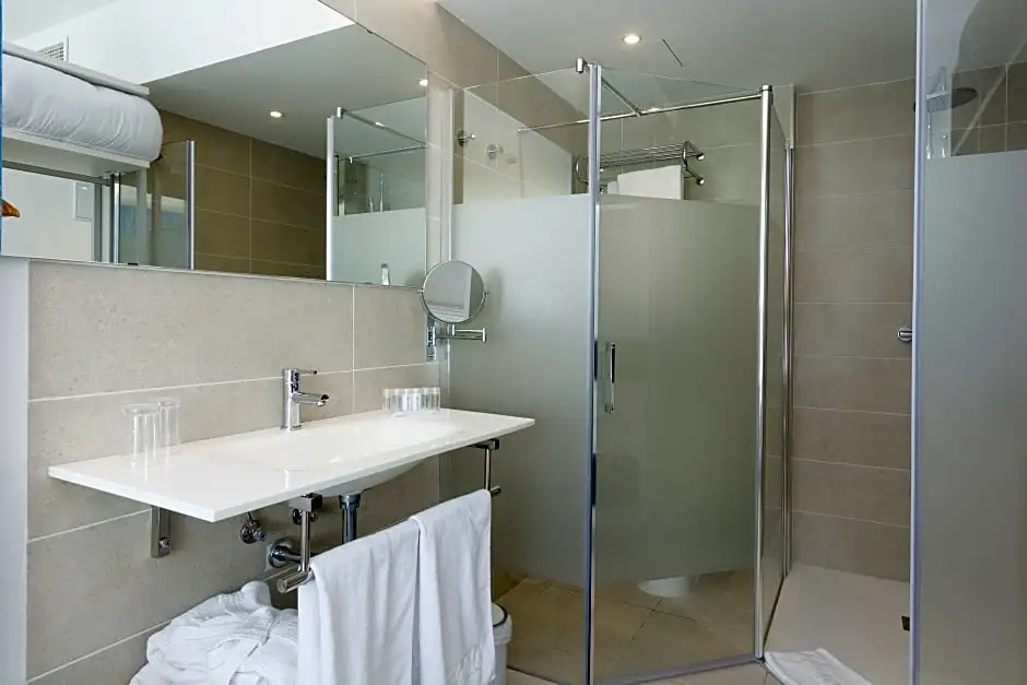 Comfort room