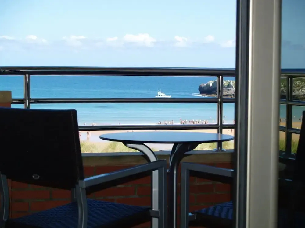 Standard Double room beachfront twin beds