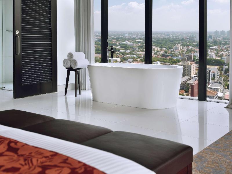Movenpick Hotel Colombo