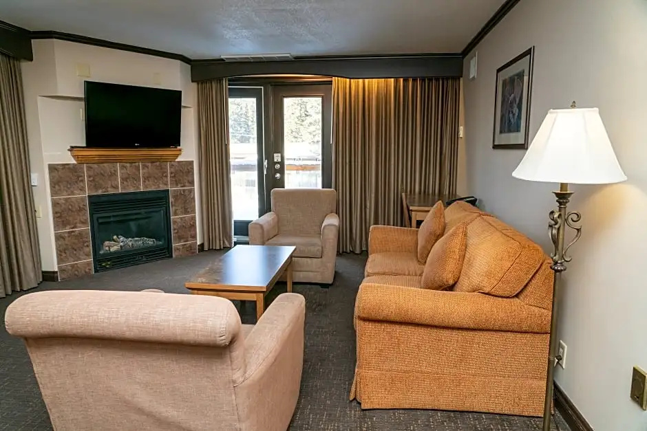2 Bedrooms Sextuple Suite