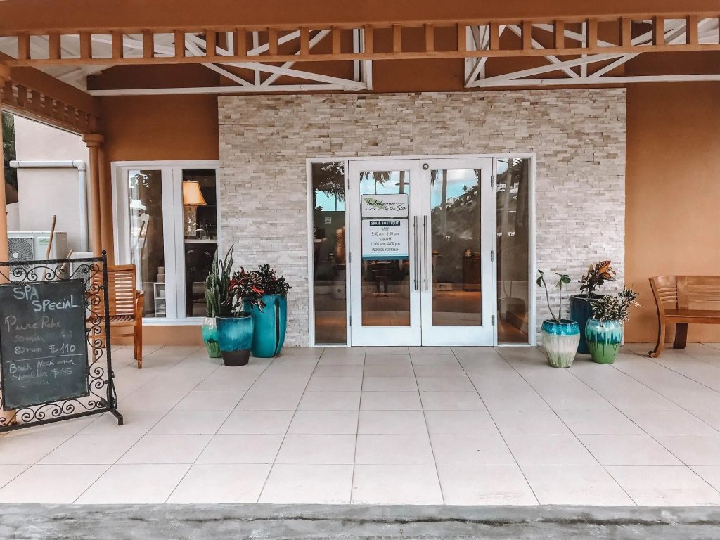 Divi Little Bay Beach Resort