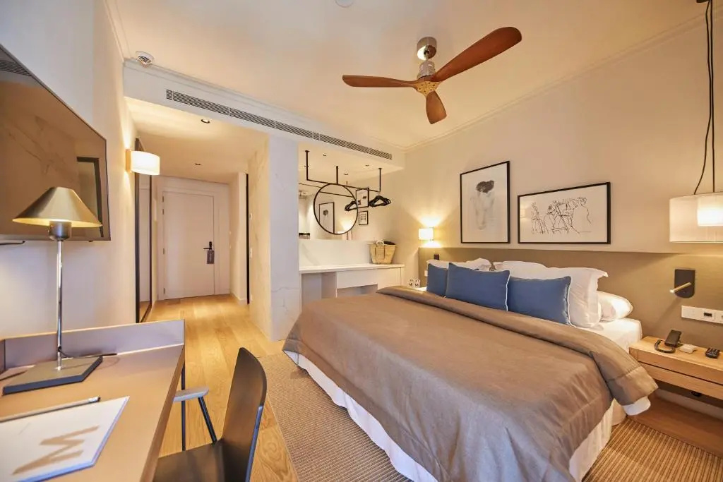 Balcony Double room (full double bed)