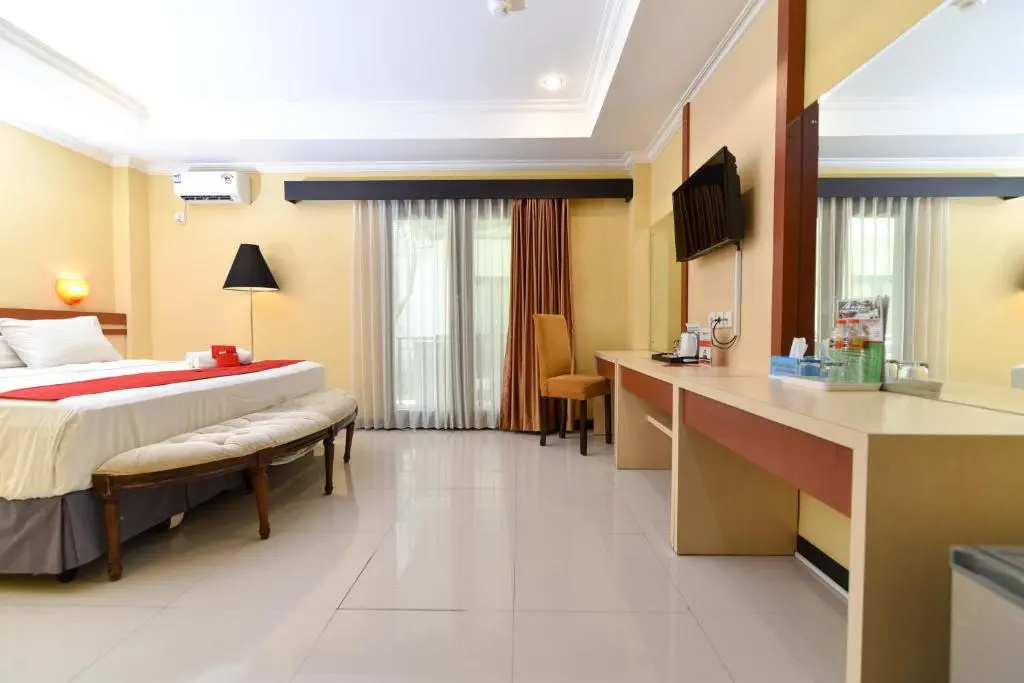 RedDoorz Plus near Mall Bali Galeria 2 — фото