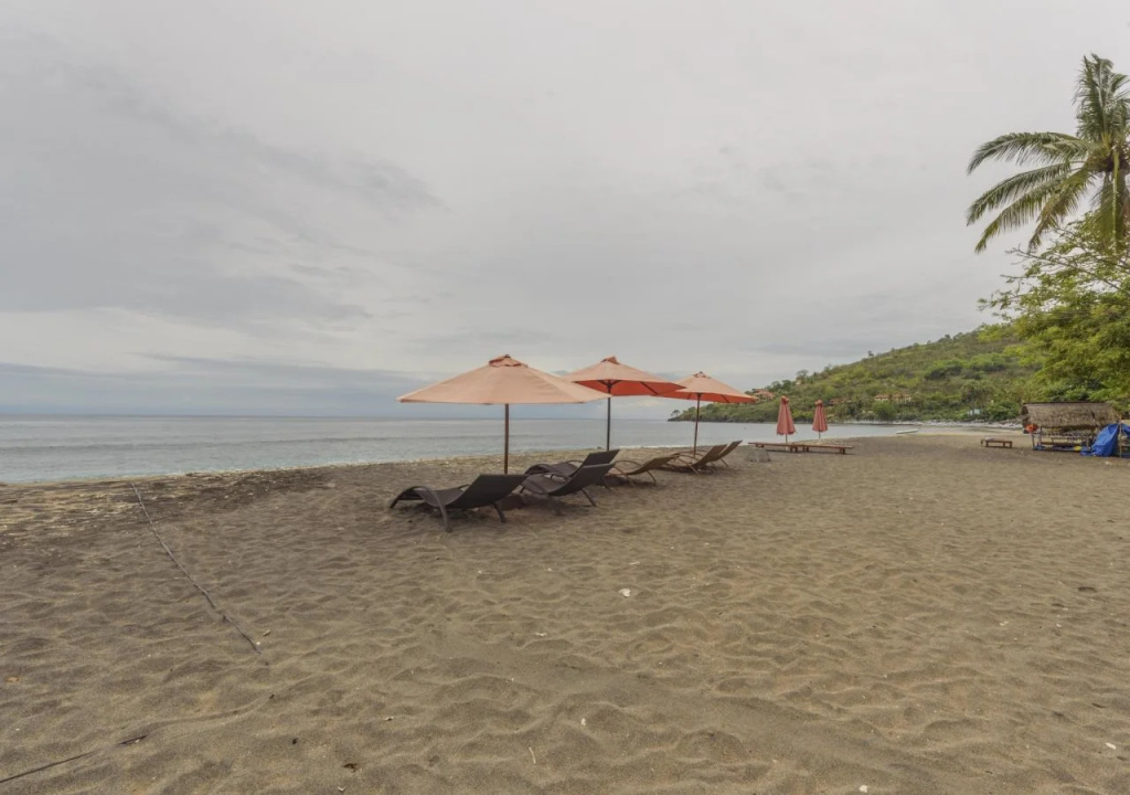 Beach & Waterfront