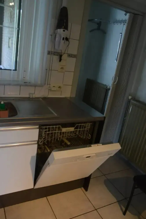 Charming Belgian Getaway in Oudsbergen - 3 Bedrooms & Garden - фото 22
