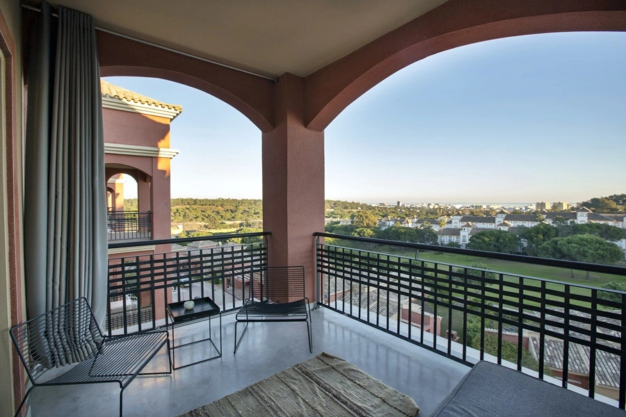 Balcony & Terrace