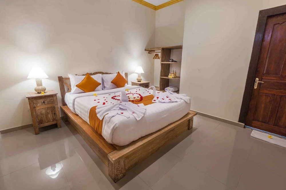 Standard Double room with balcony (full double bed)