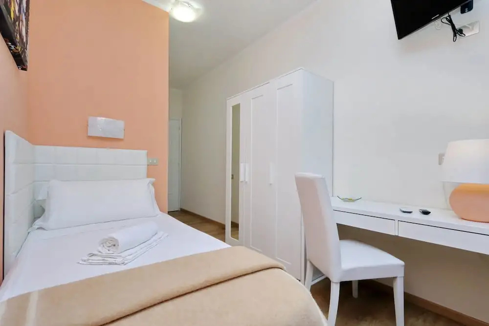 Economy room
