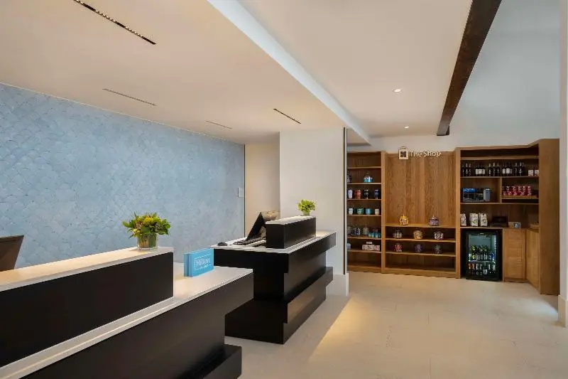 Lobby & Reception