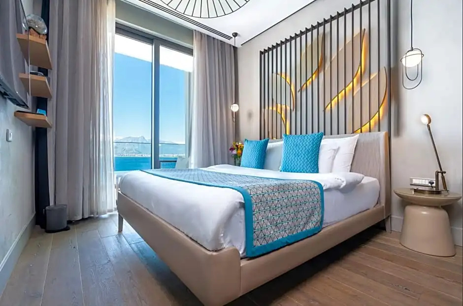 Standard Double room with sea view (full double bed)