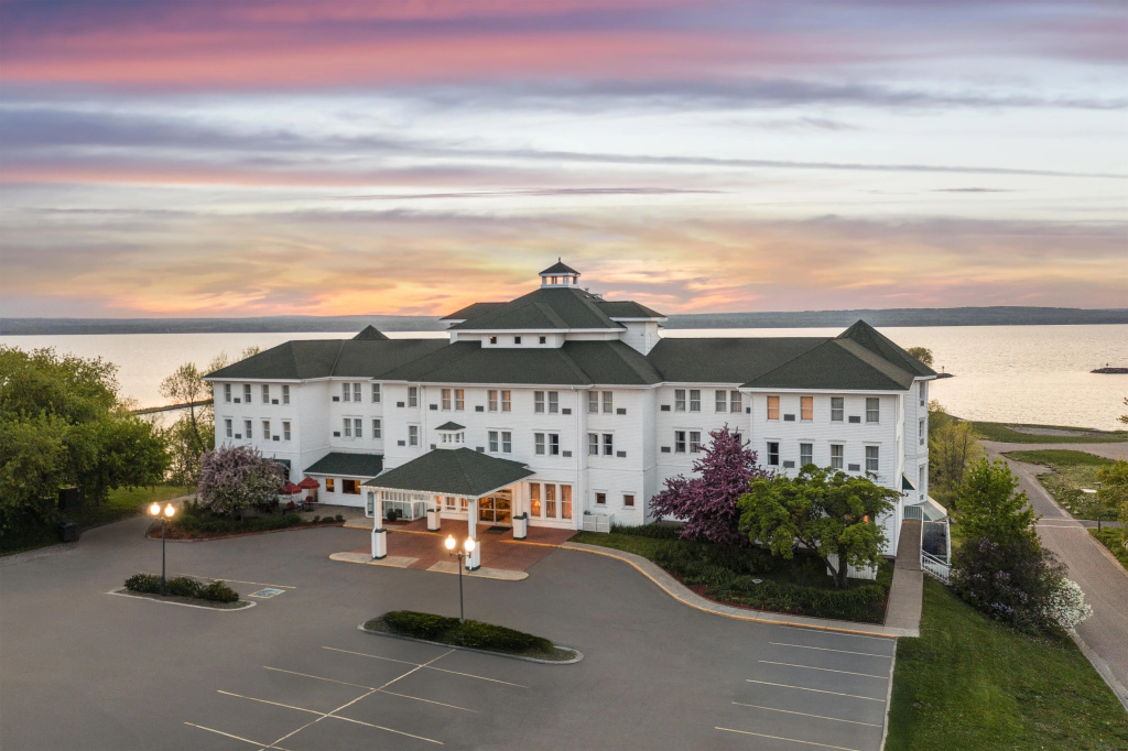 Hotel Chequamegon, BW Signature Collection