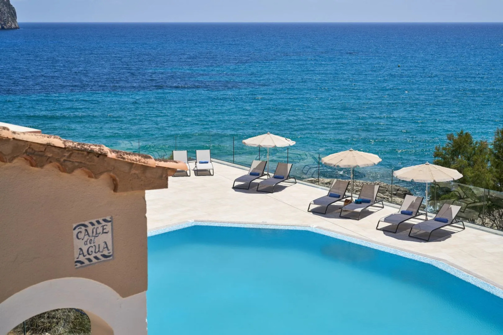 Beach & Waterfront