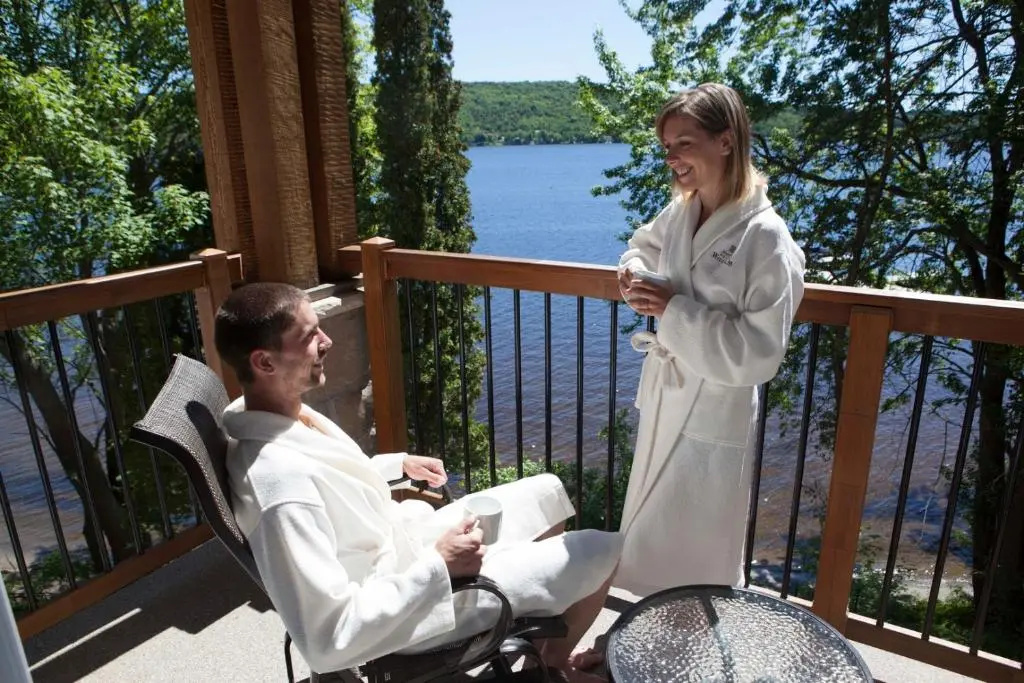 Suite with lake view