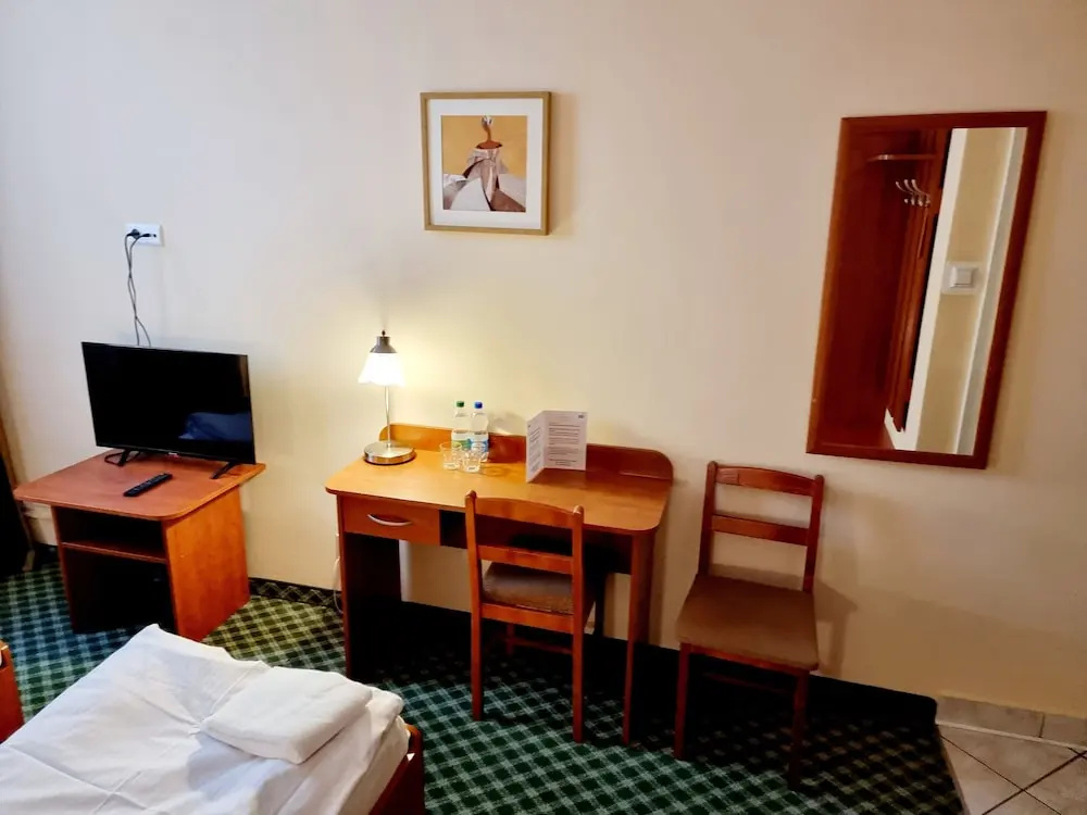 Economy Double room (twin beds)