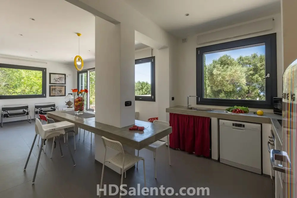 4 Bedrooms Villa