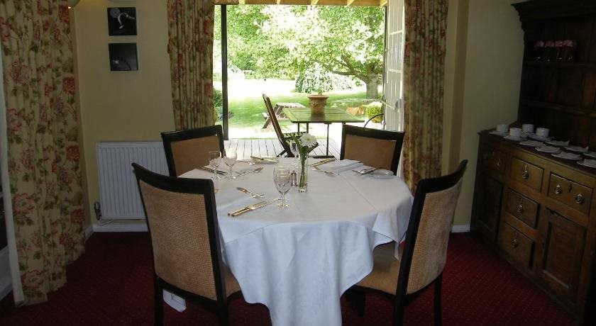 The Tumbling Weir Hotel & Restaurant