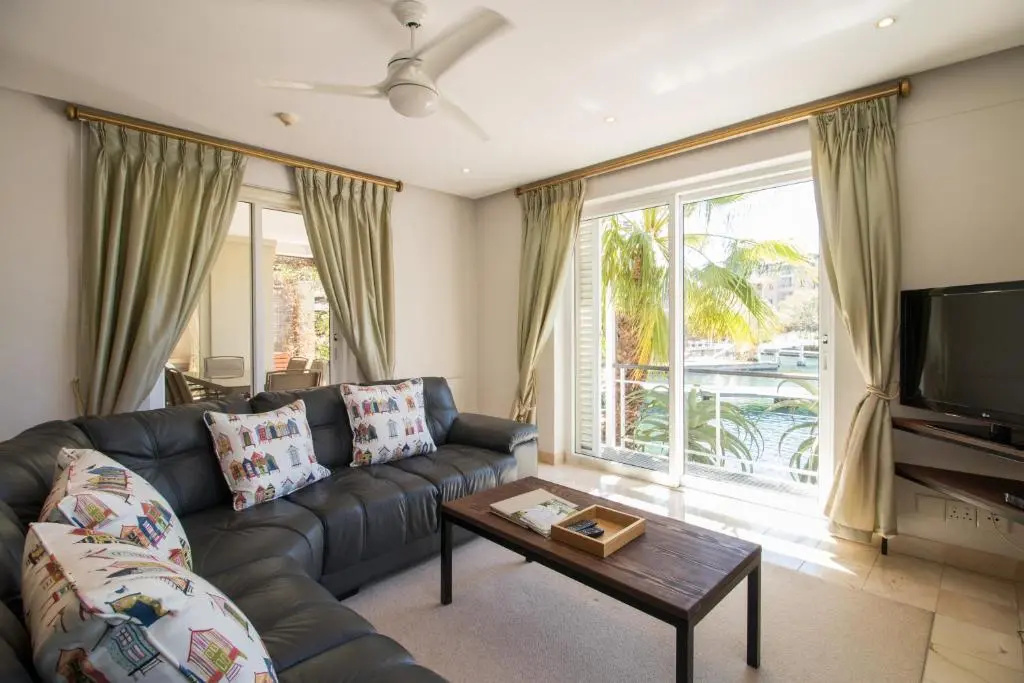 Waterfront Village Aparthotel - Chambres