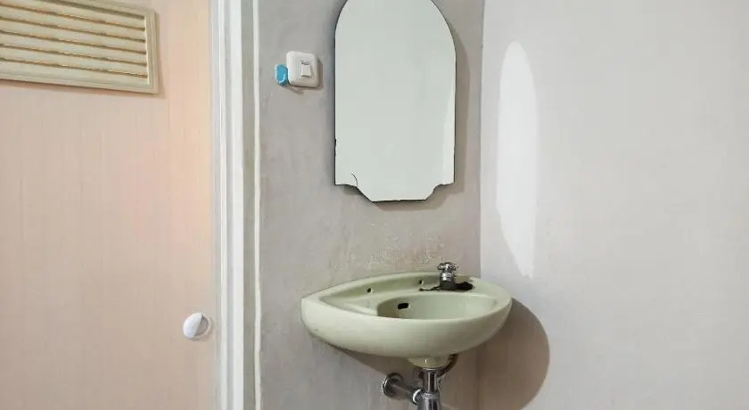 OYO 3761 Djayatama Guest House - фото 10