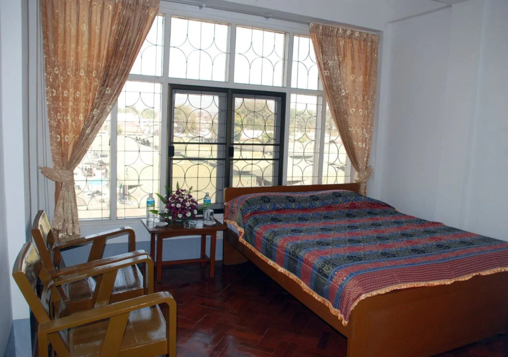 Naung Tong Hotel — фото 2