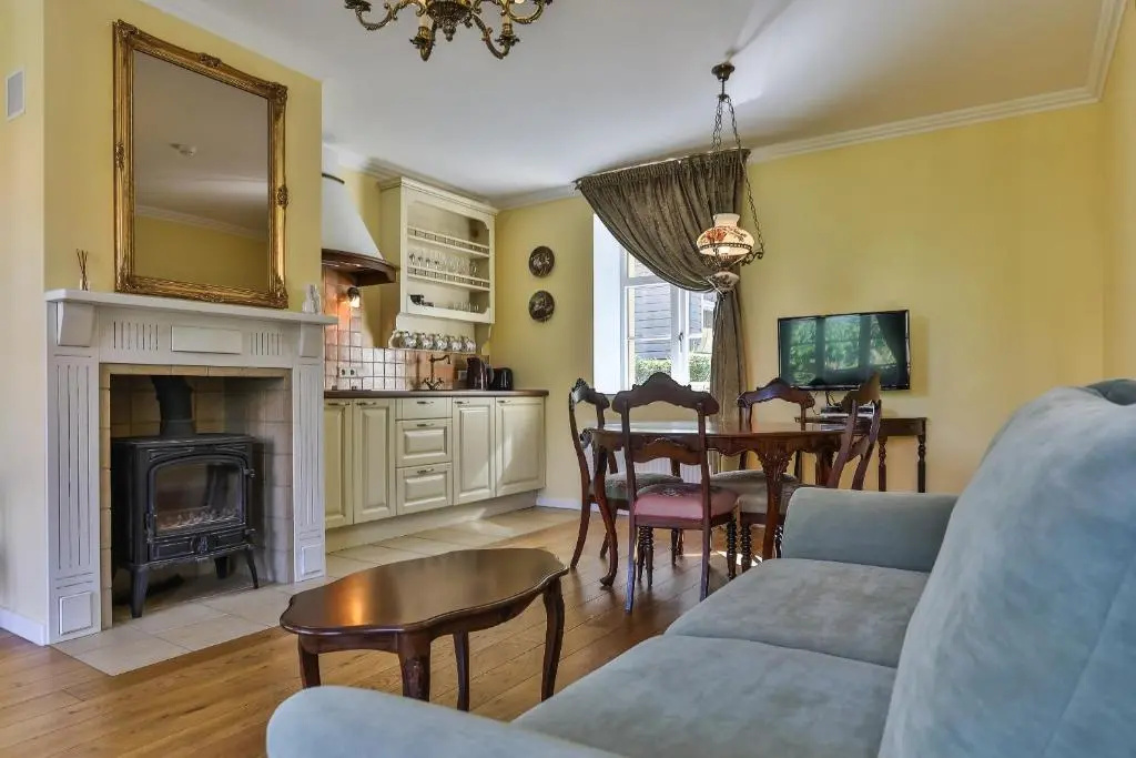 1 Bedroom Apartment