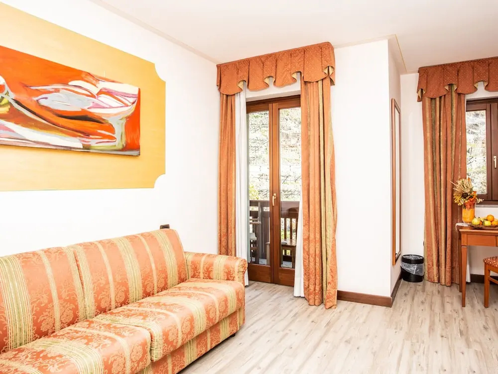 Superior Double room with balcony (full double bed)