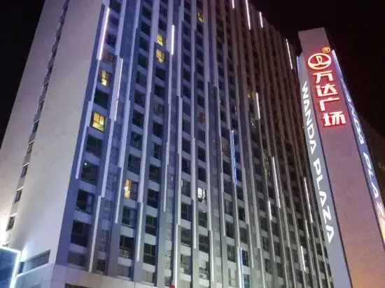 Shanghai Huayue Apartment (Jinshan Wanda Shop)