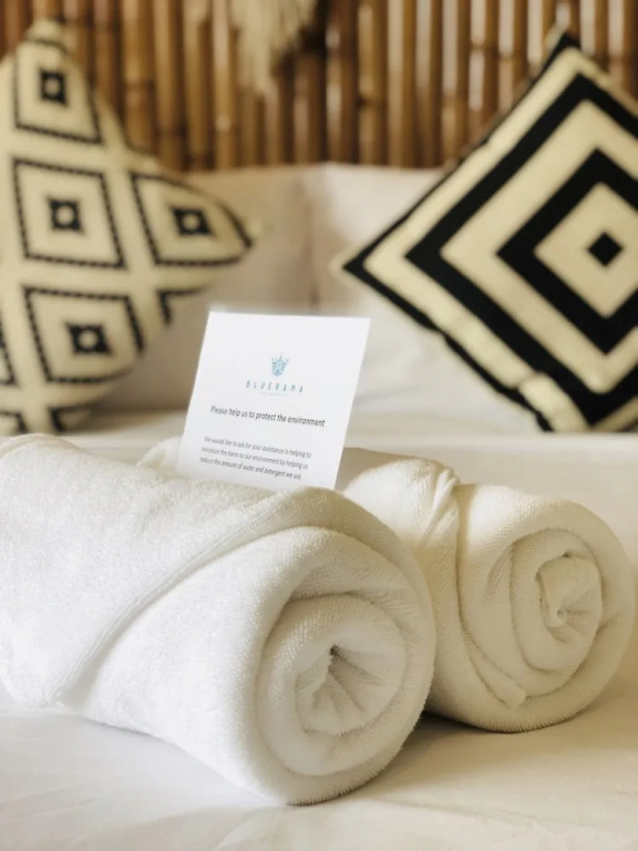 Одноместное бунгало с видом на море двуспальная кровать в Bluerama Resort