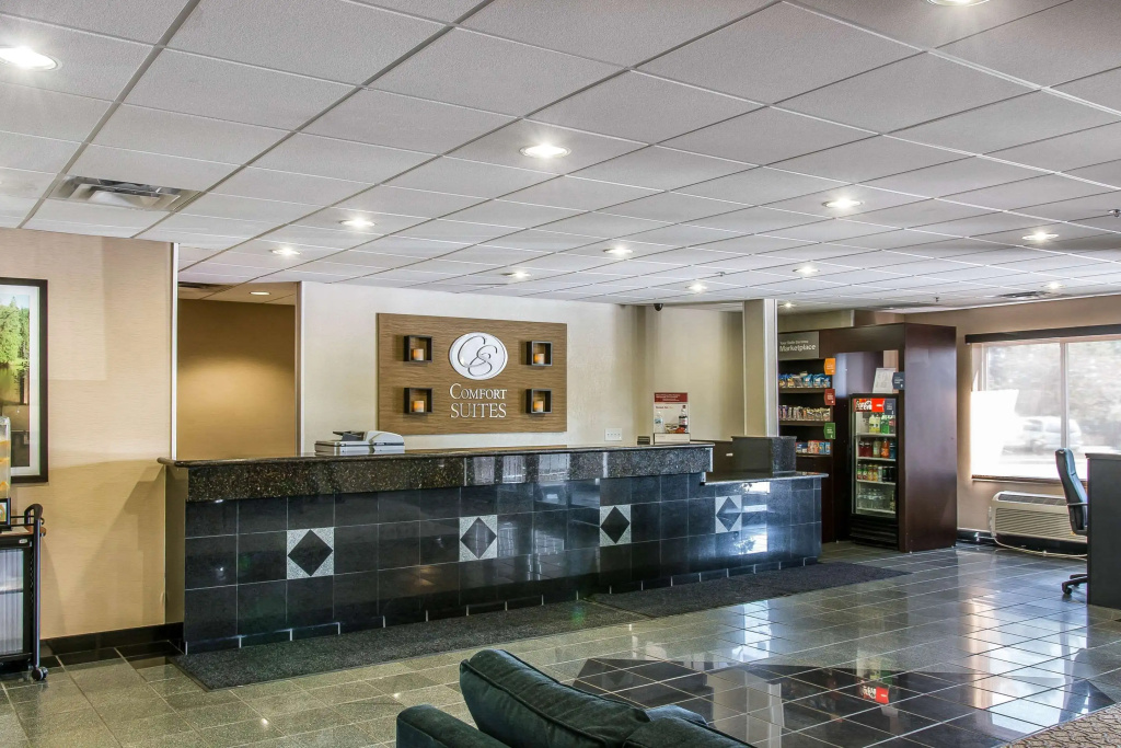 Lobby & Reception