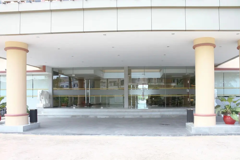 Lobby & Reception