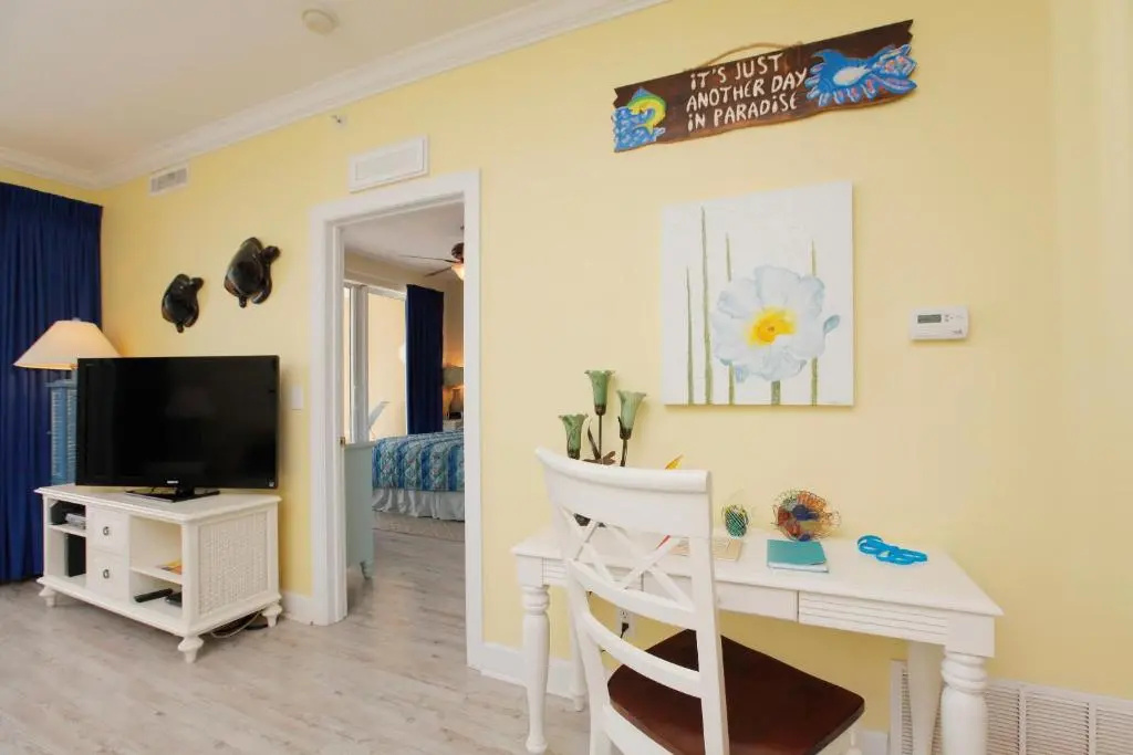 Tropic Winds Condominium - Chambres