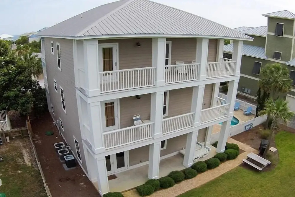 Peaceful Pelican 6 Bedroom Holiday Home by Five Star Properties