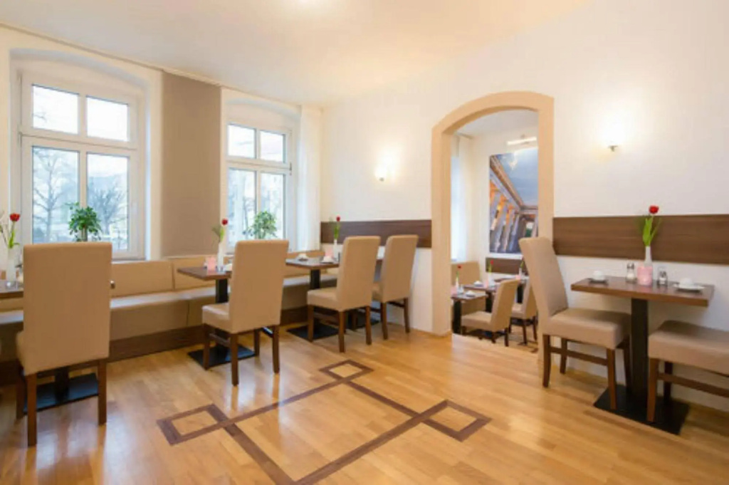 Gold Hotel - Général