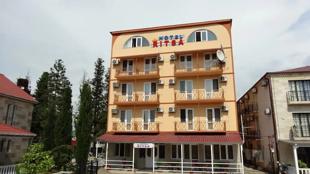 Отель «Рица» — фото