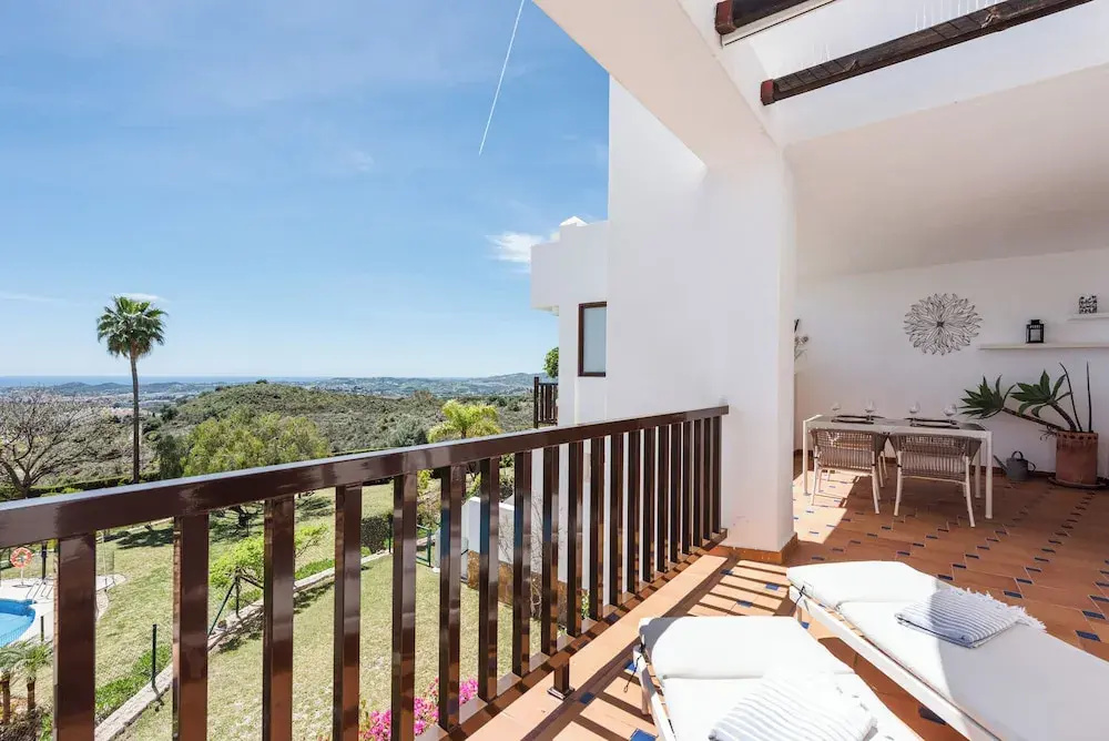Incredible Apartment With sea Views and Balcony